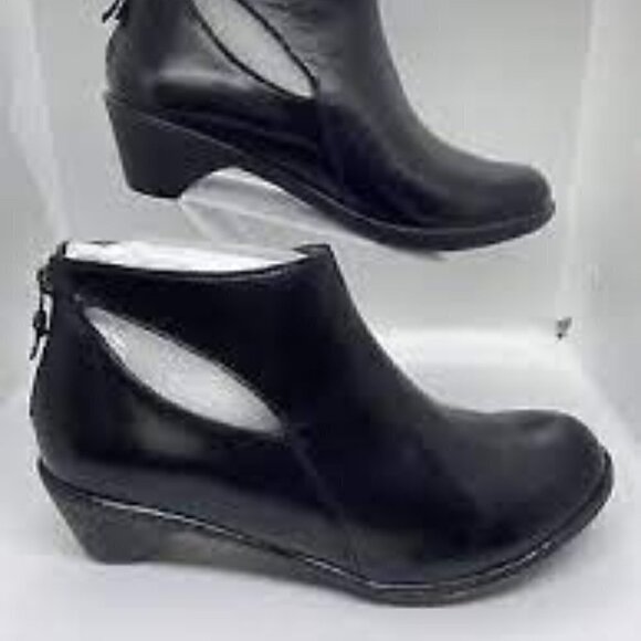 Danso Bonita Heeled Ankle Bootie - Picture 1 of 13